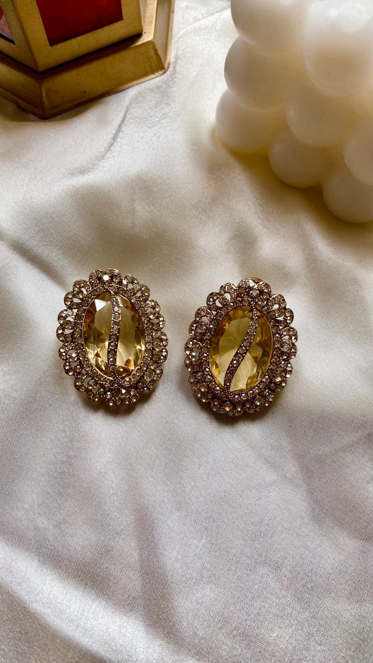Ridhima Shining Studs