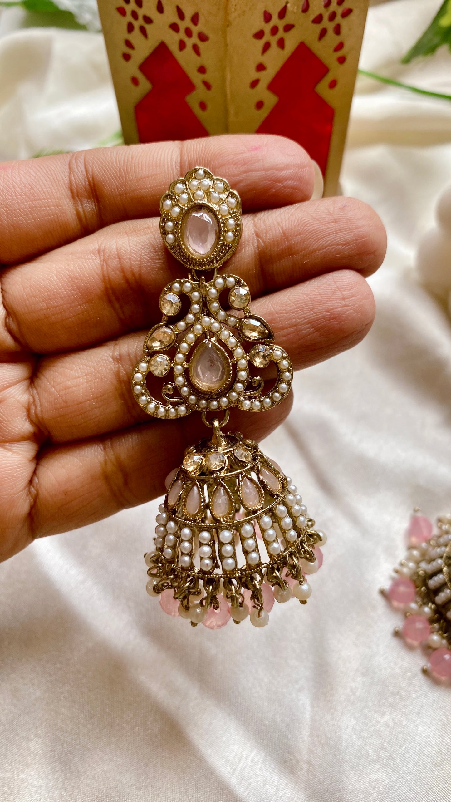 Ruhani Pink Jhumka