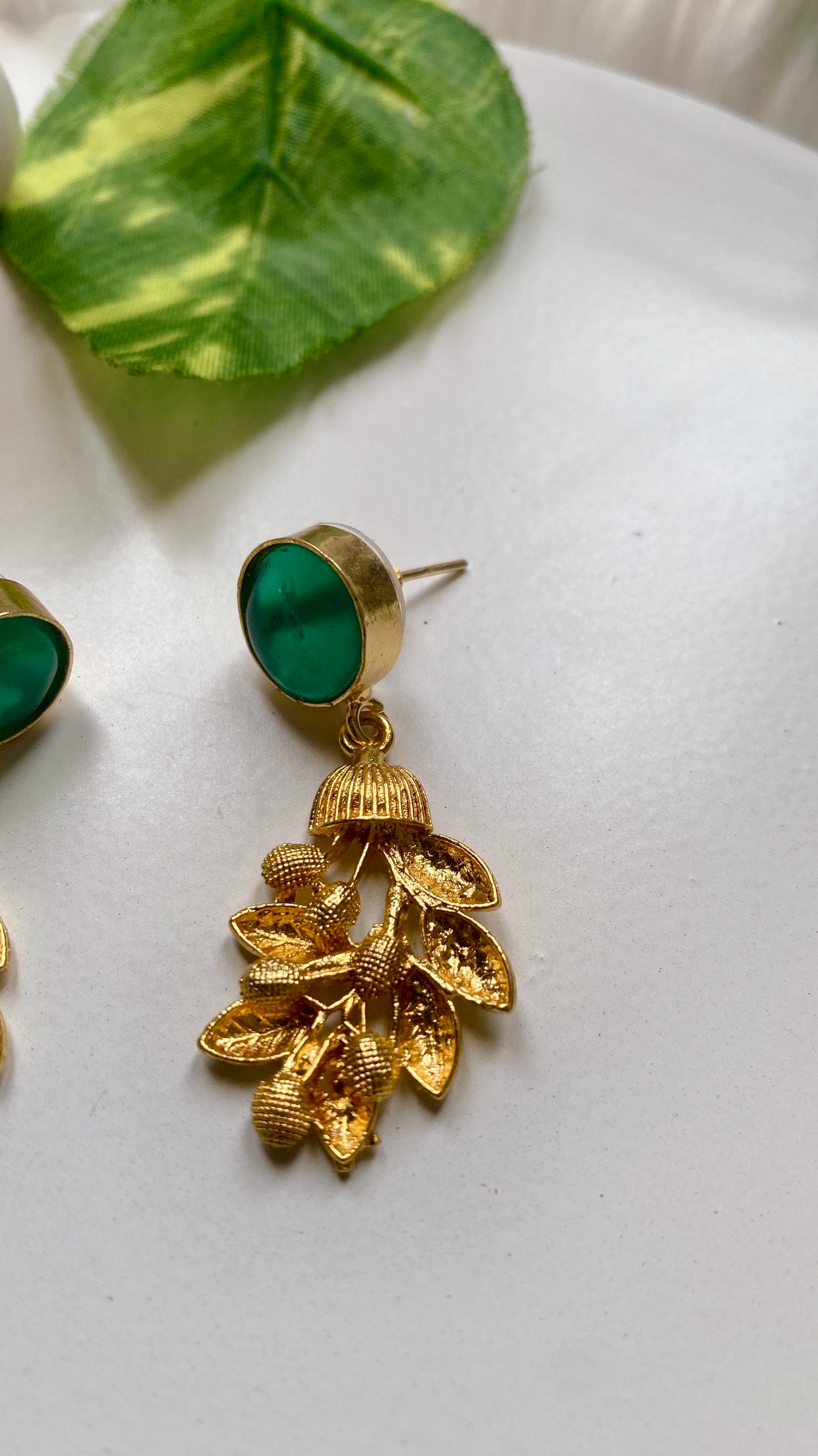 Kanika Leaf Earrings - Green