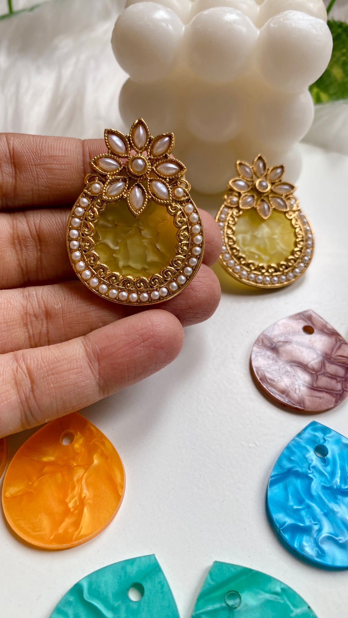 Kanika 6 Colour Changeable Earrings