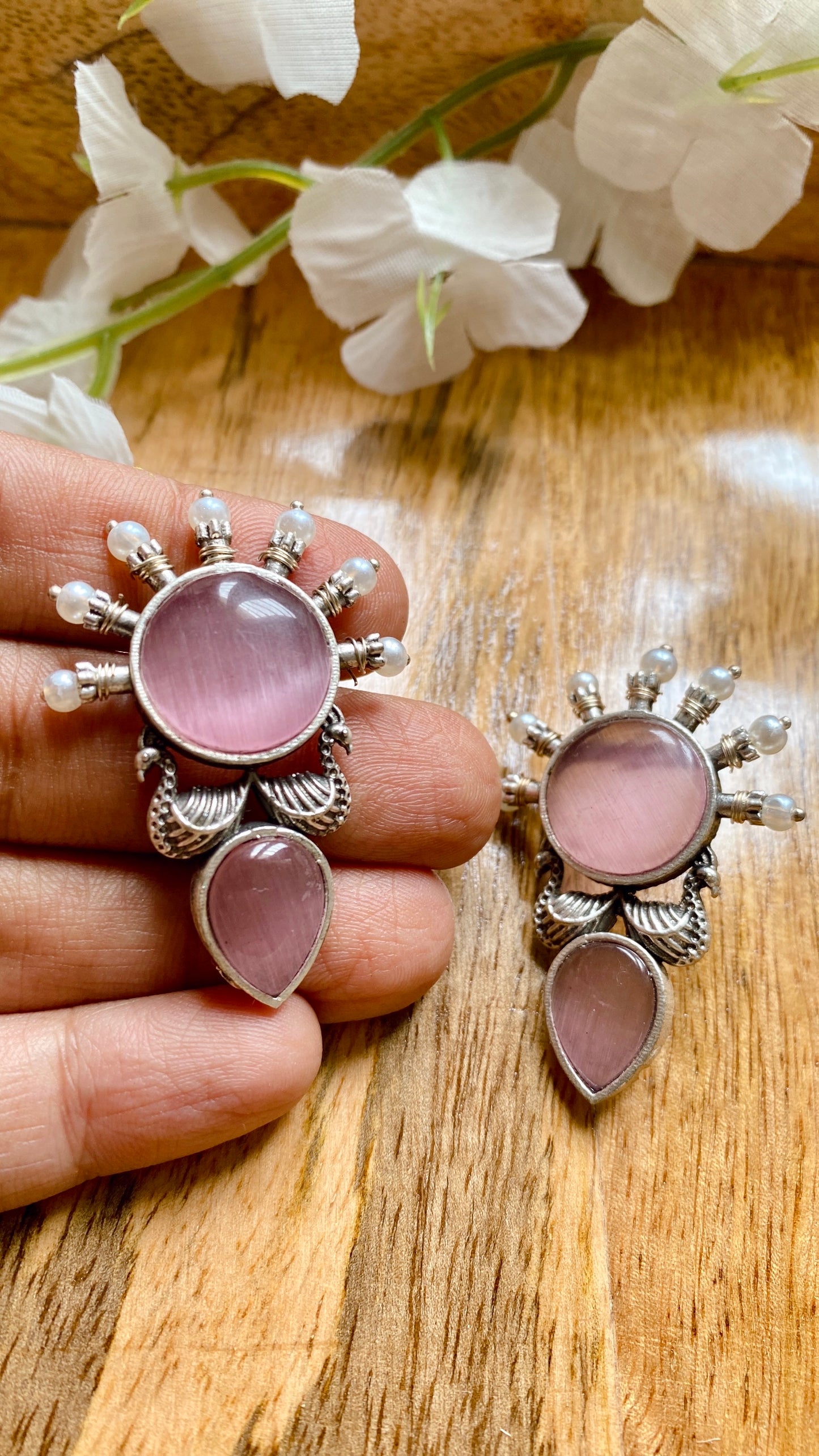 Gulika Studs - Pink