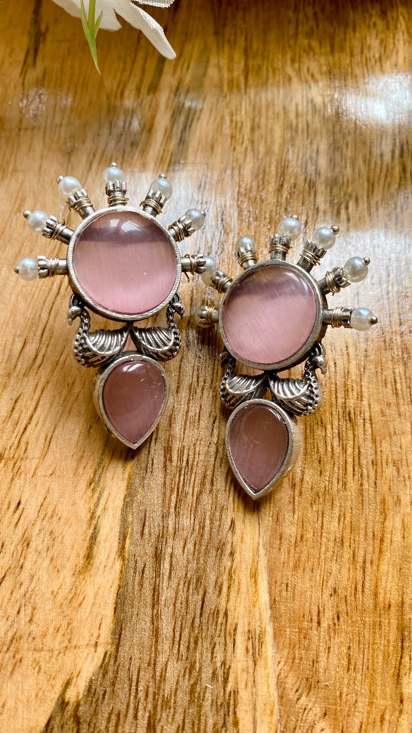 Gulika Studs - Pink