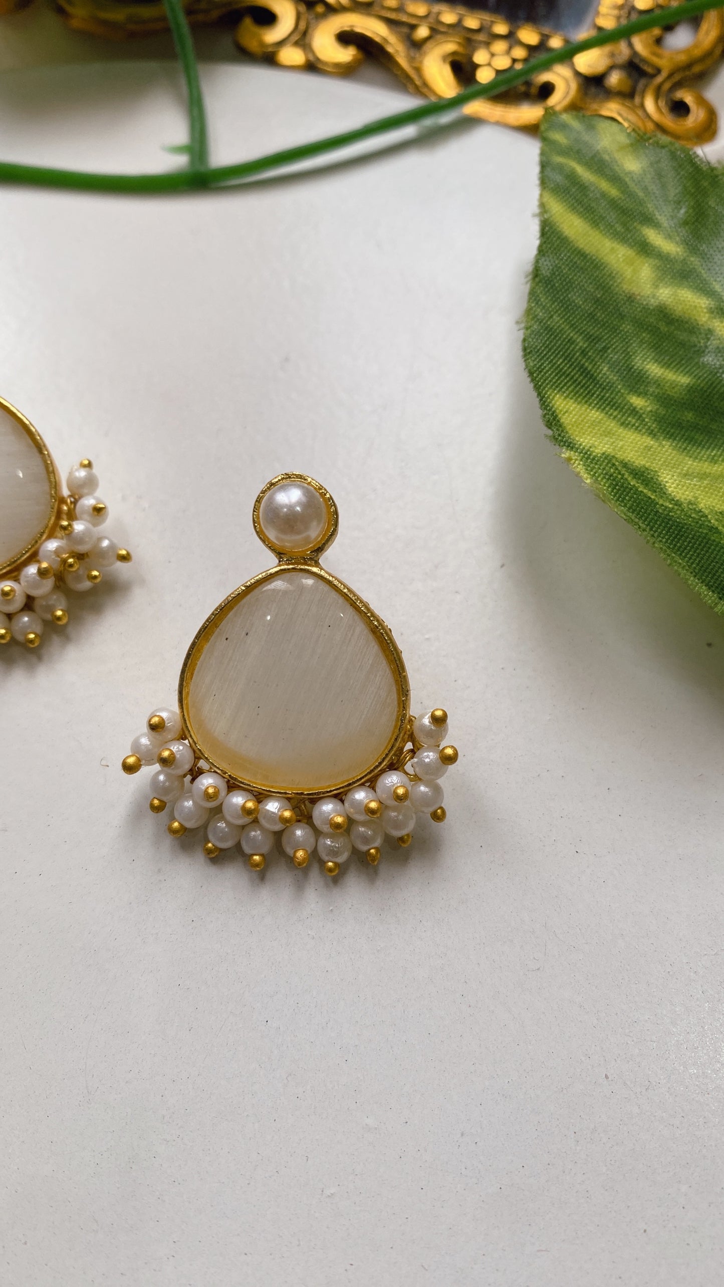 Mira Drop Earrings - White