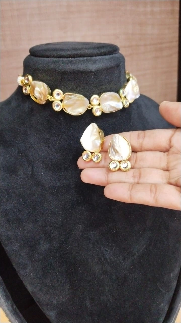 Kriti Mother Of pearls Necklace