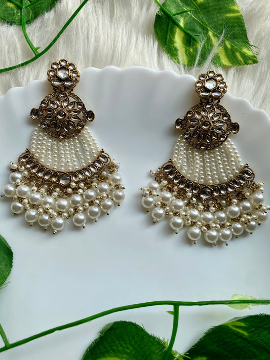 Mridul White Pasa Earrings