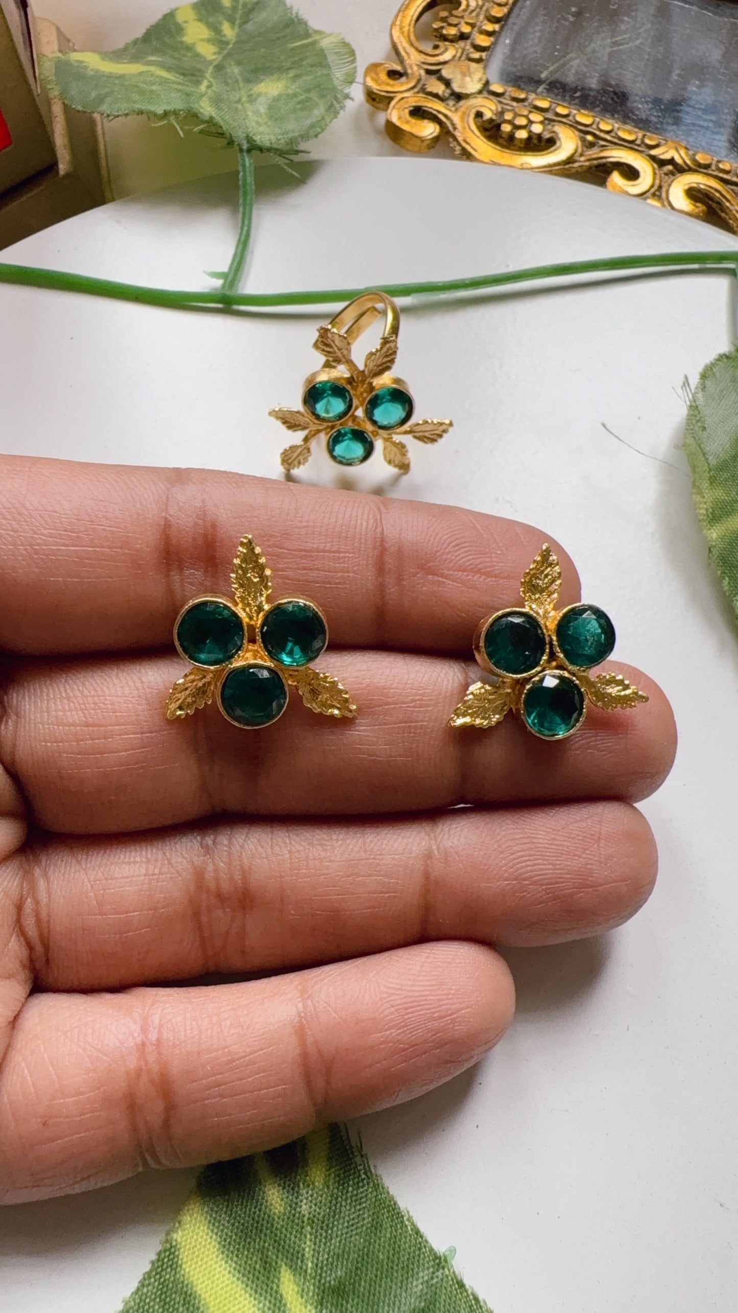 Noir Glow - Earrings and Ring Set - Green
