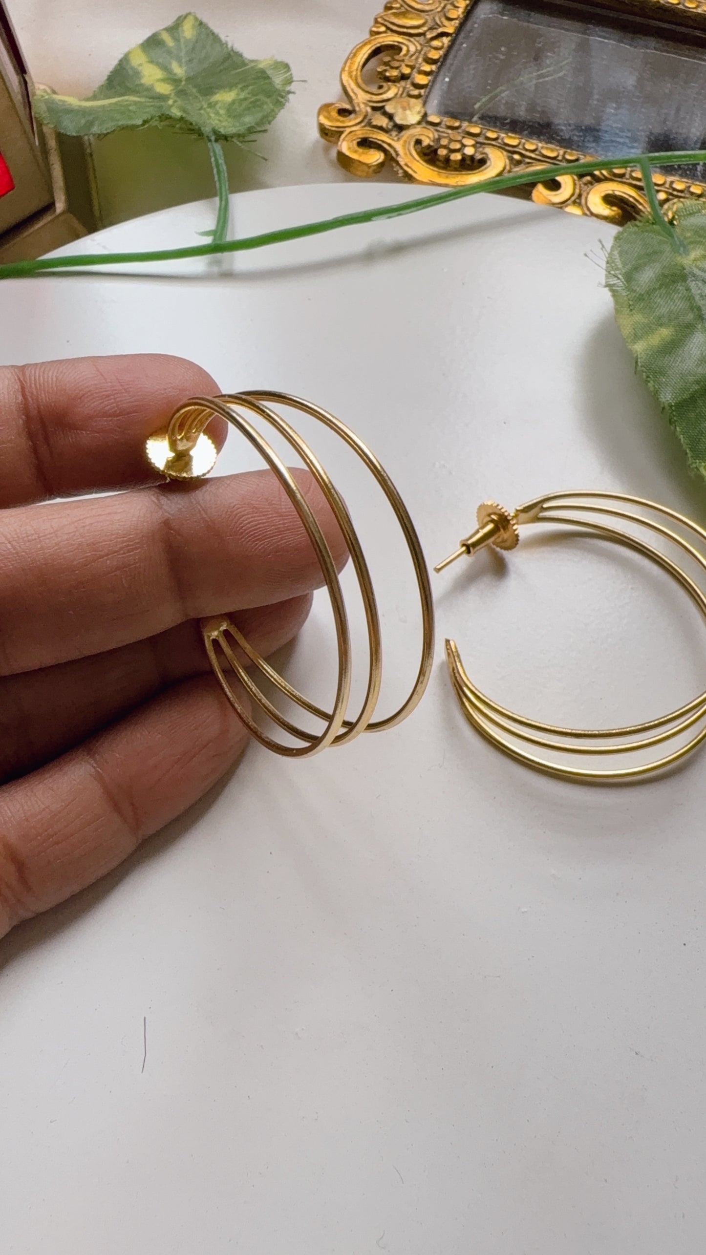 Elan half Hoops