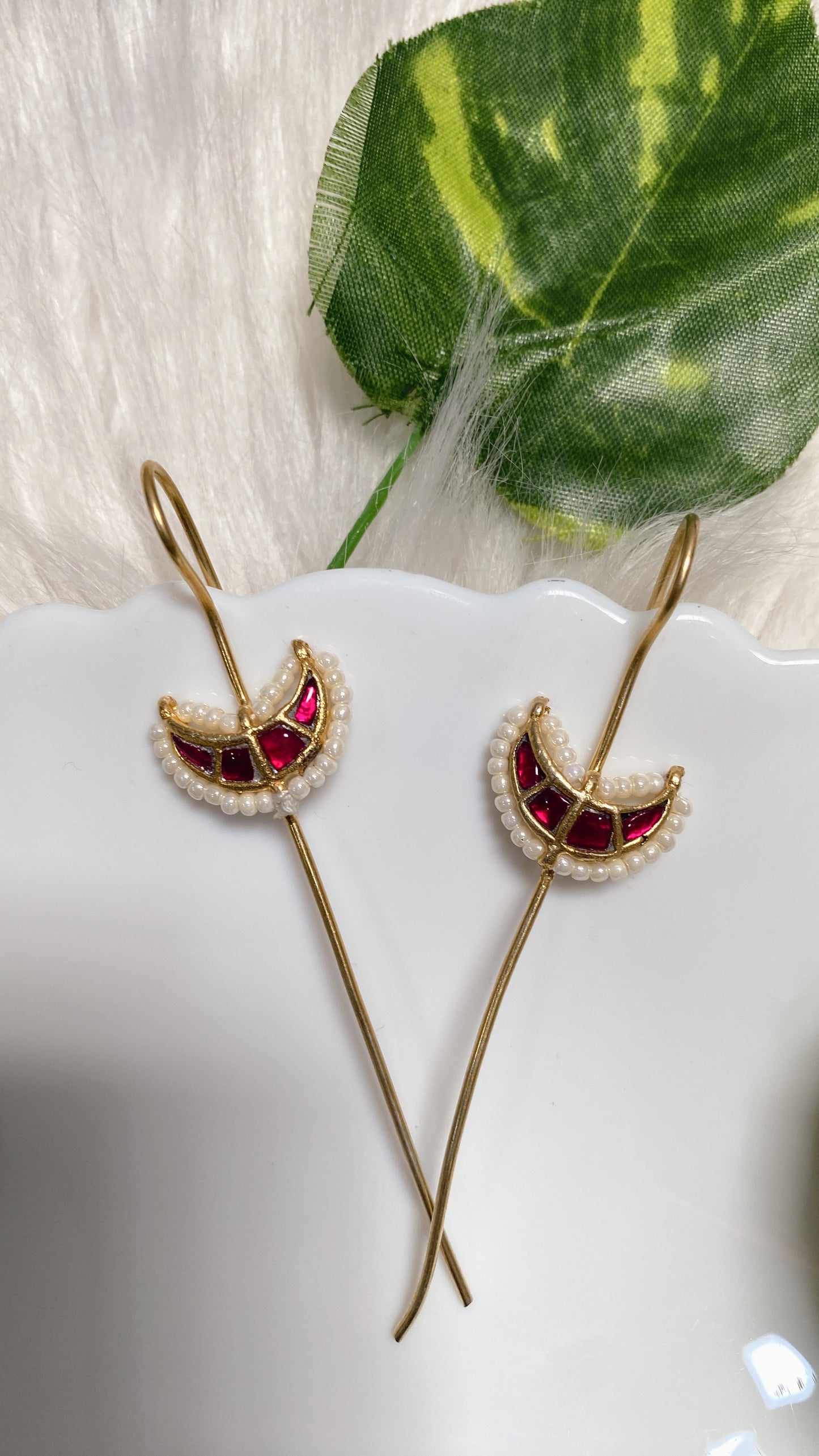 Nimisha Earcuffs - Red