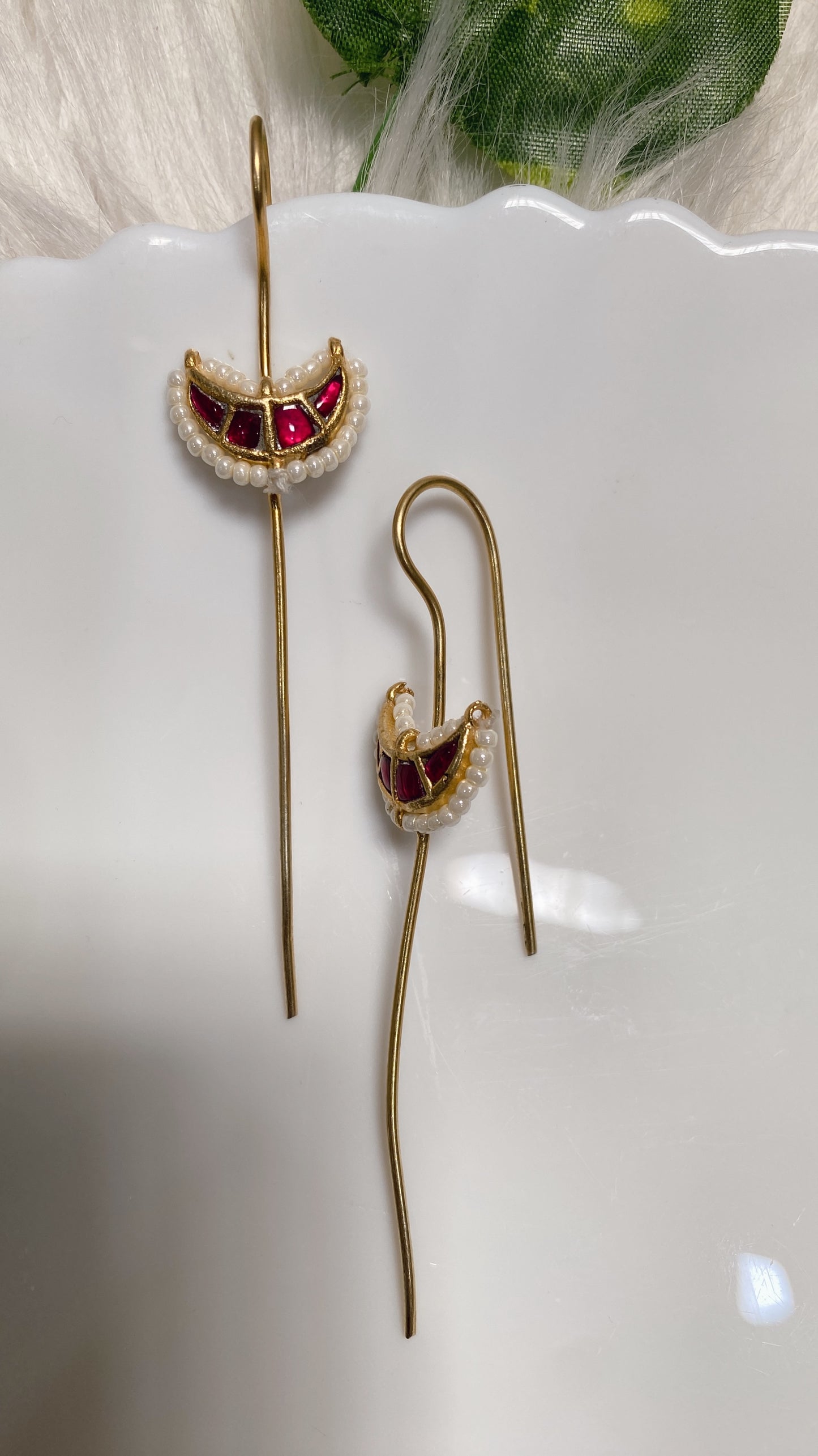 Nimisha Earcuffs - Red