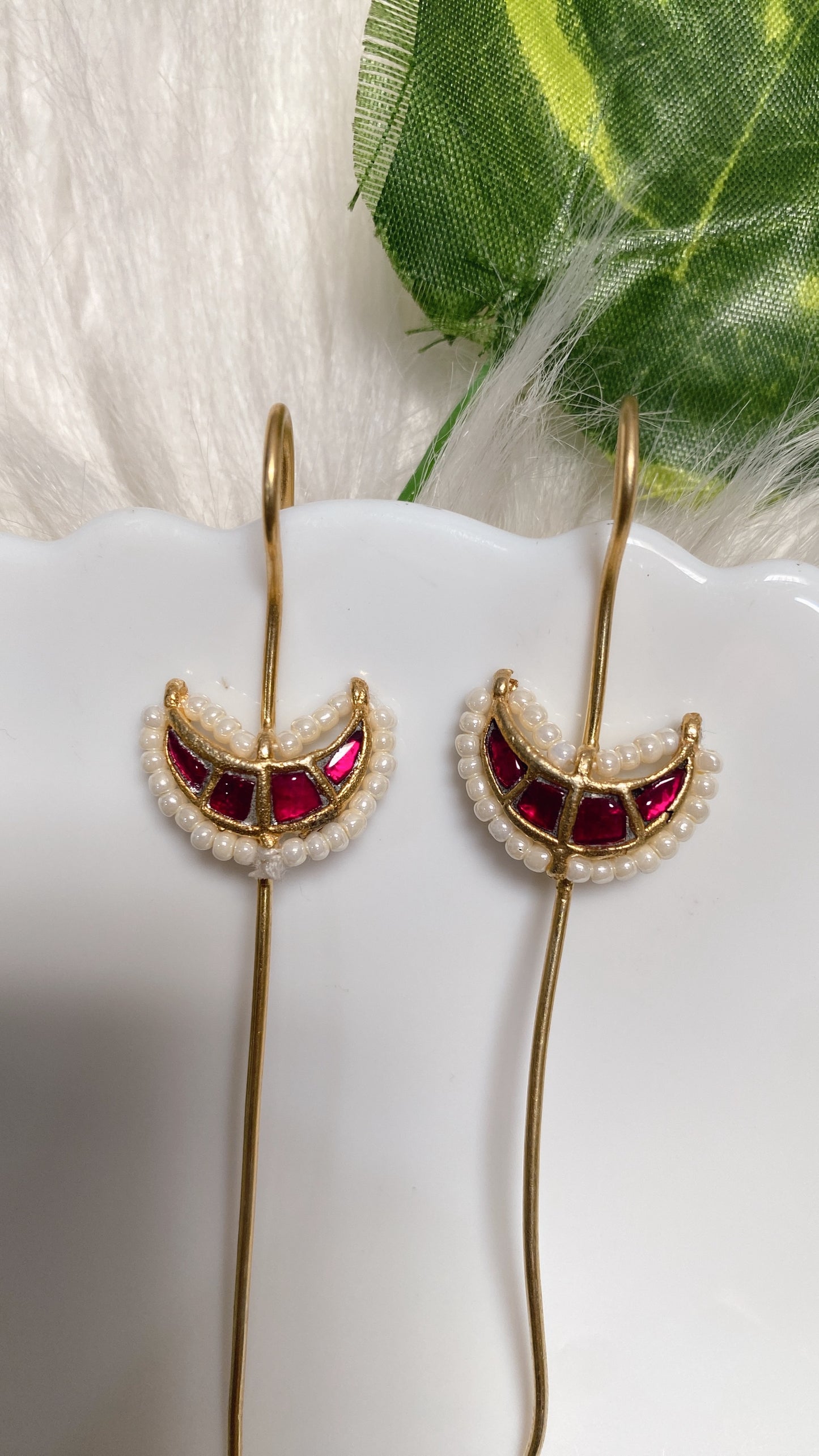 Nimisha Earcuffs - Red