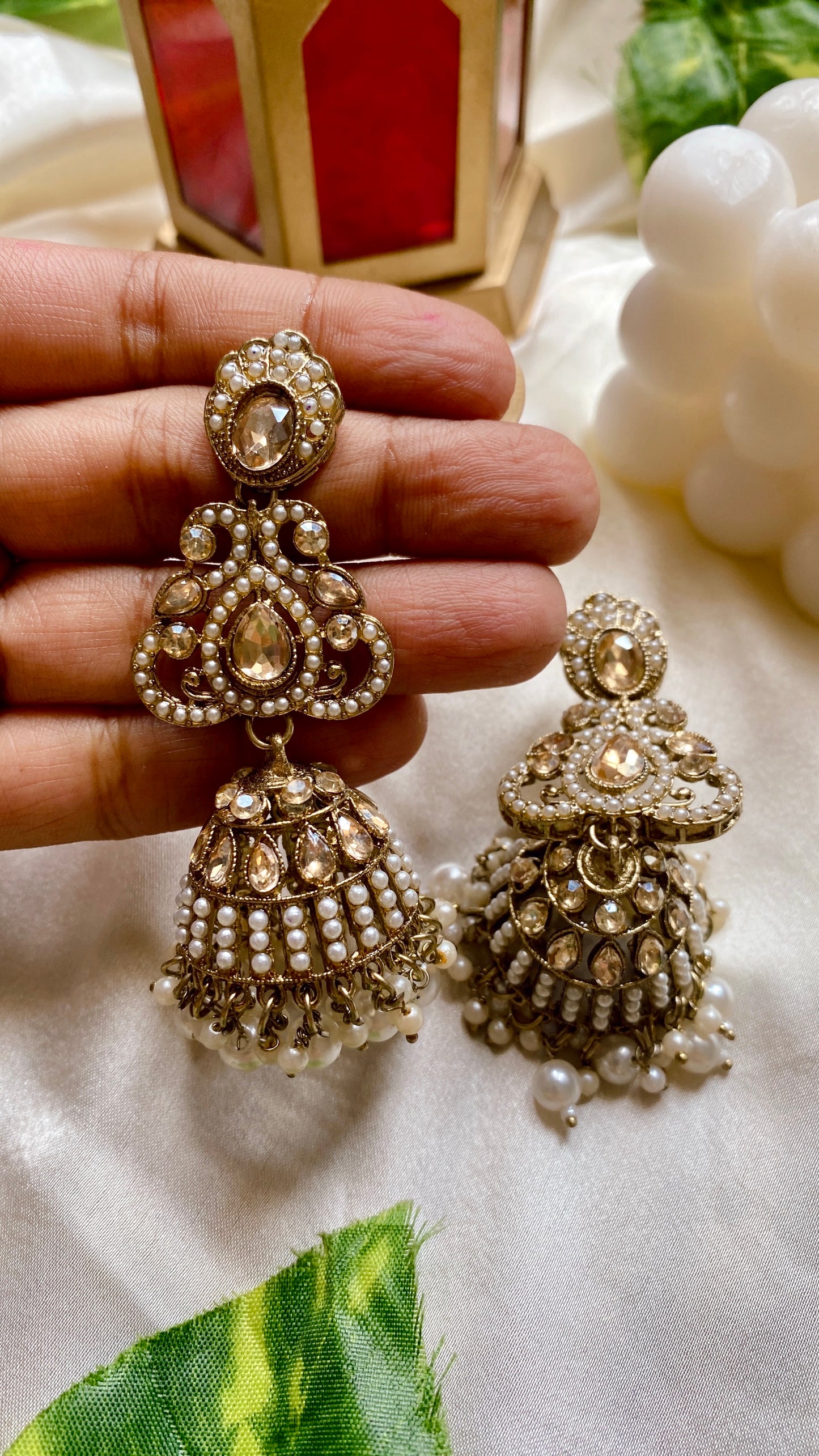 Ruhani White Jhumka