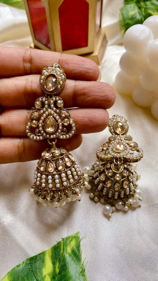 Ruhani White Jhumka