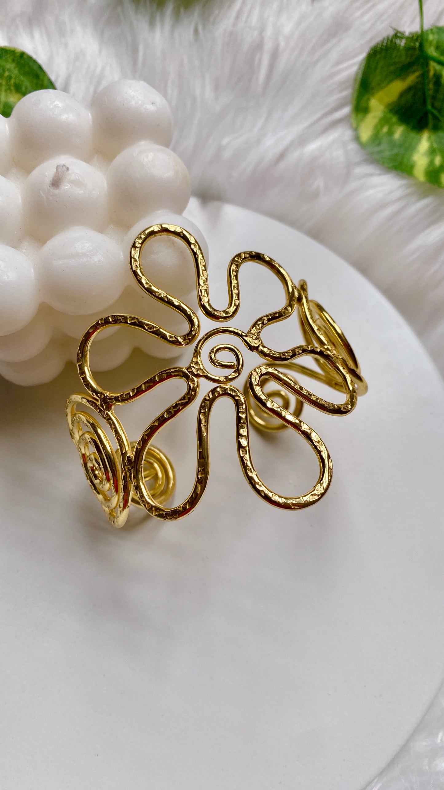 In Full Bloom Handcuff