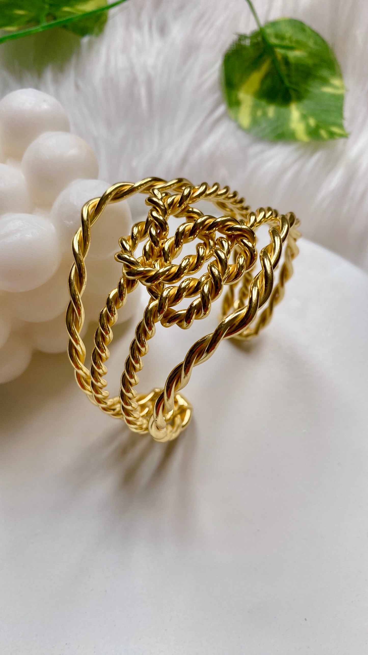 Knotted Grip Handcuff