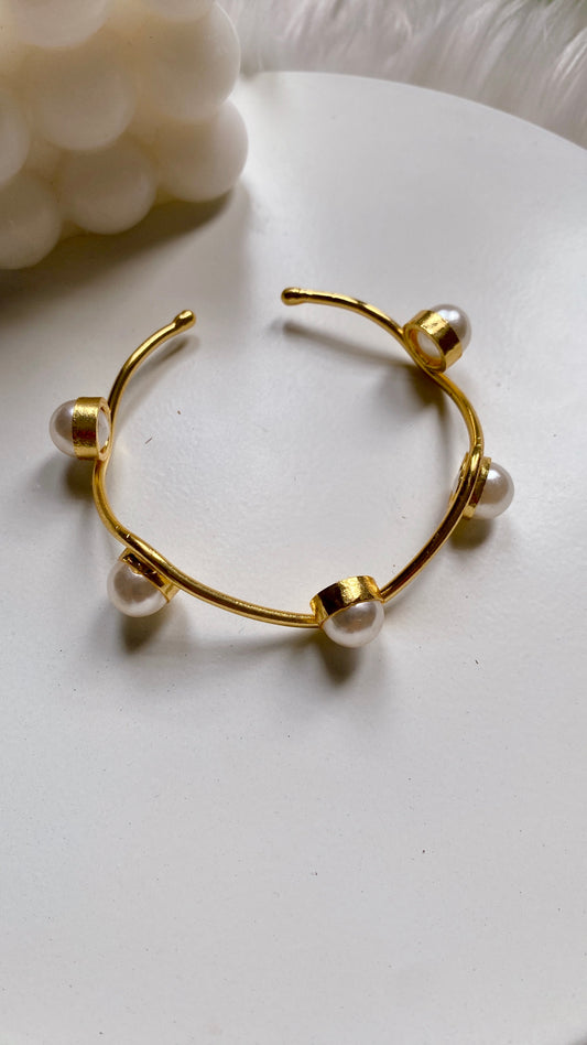 Nazakat Pearl Bangle