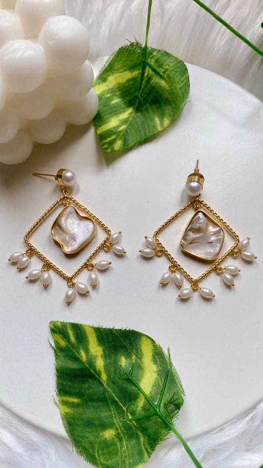 Apurva MOP Pearly Earrings