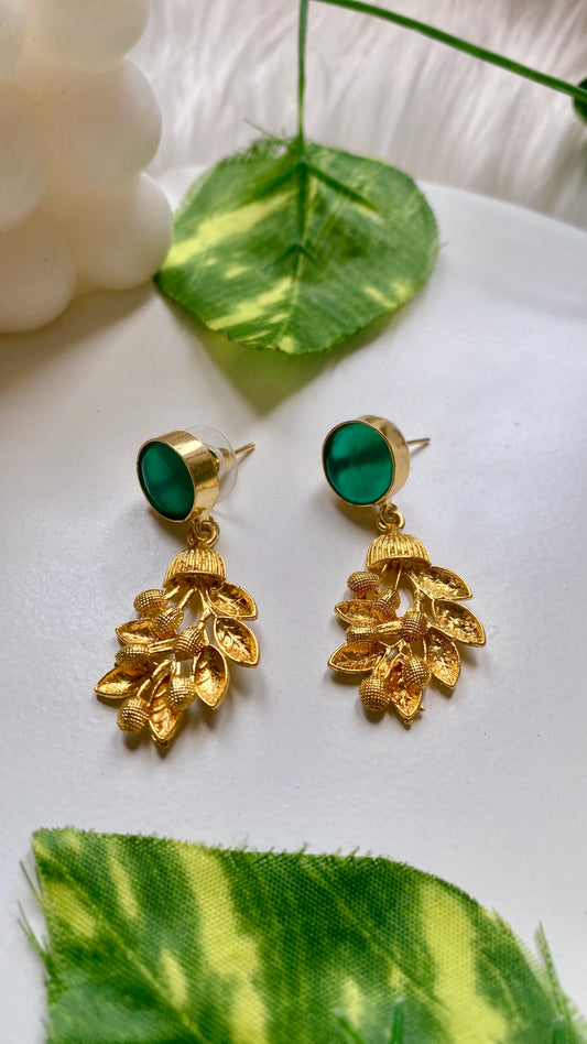 Kanika Leaf Earrings - Green