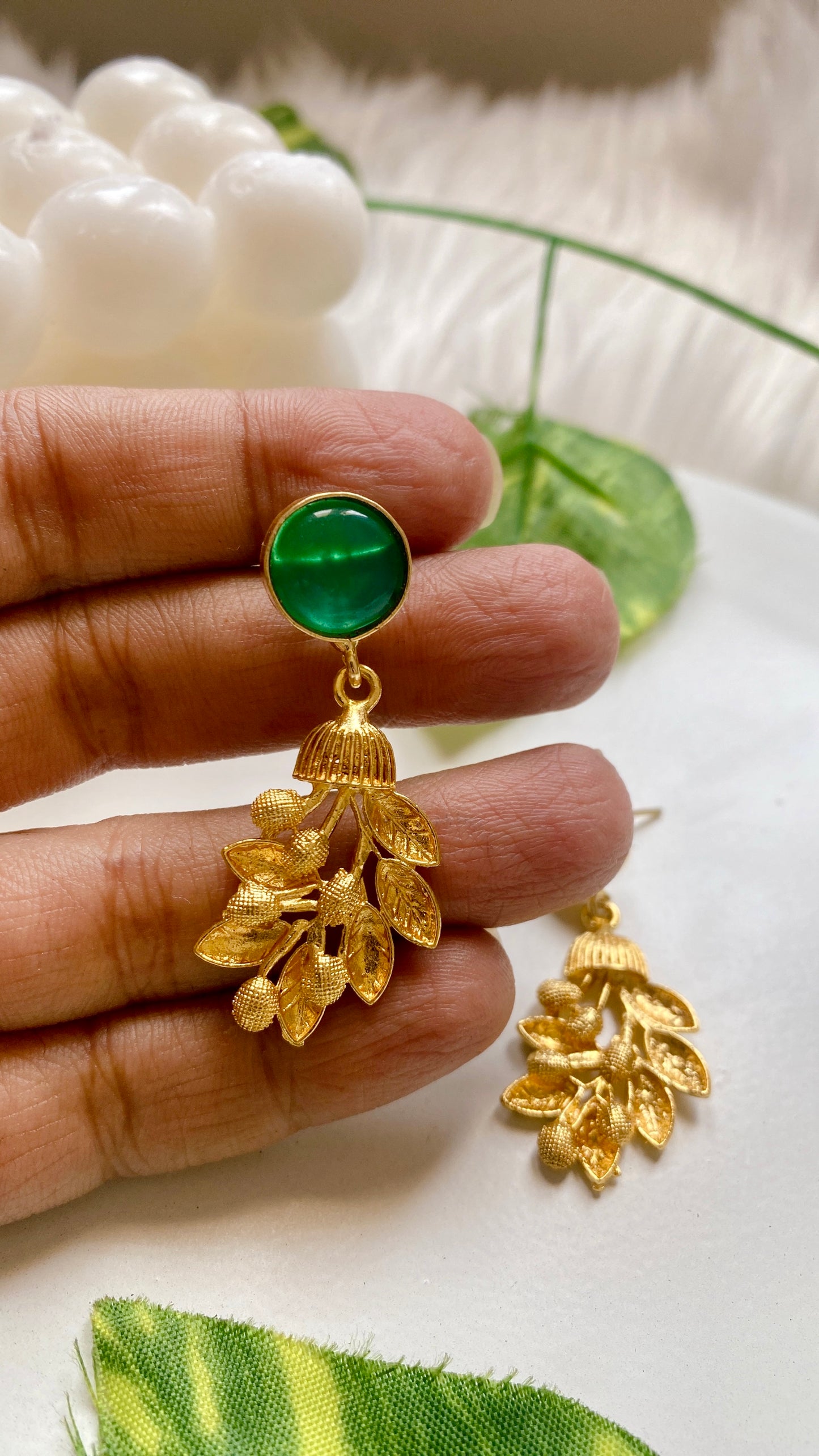 Kanika Leaf Earrings - Green