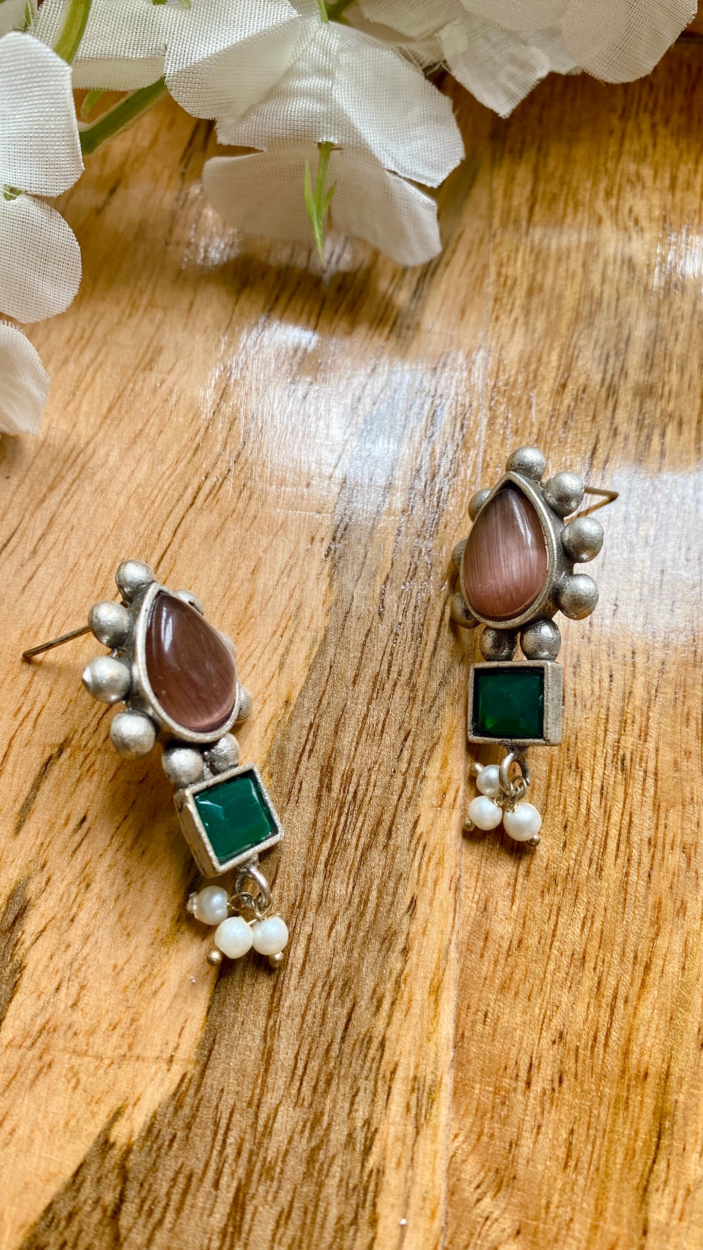 Ishita Drops Earrings - Plum