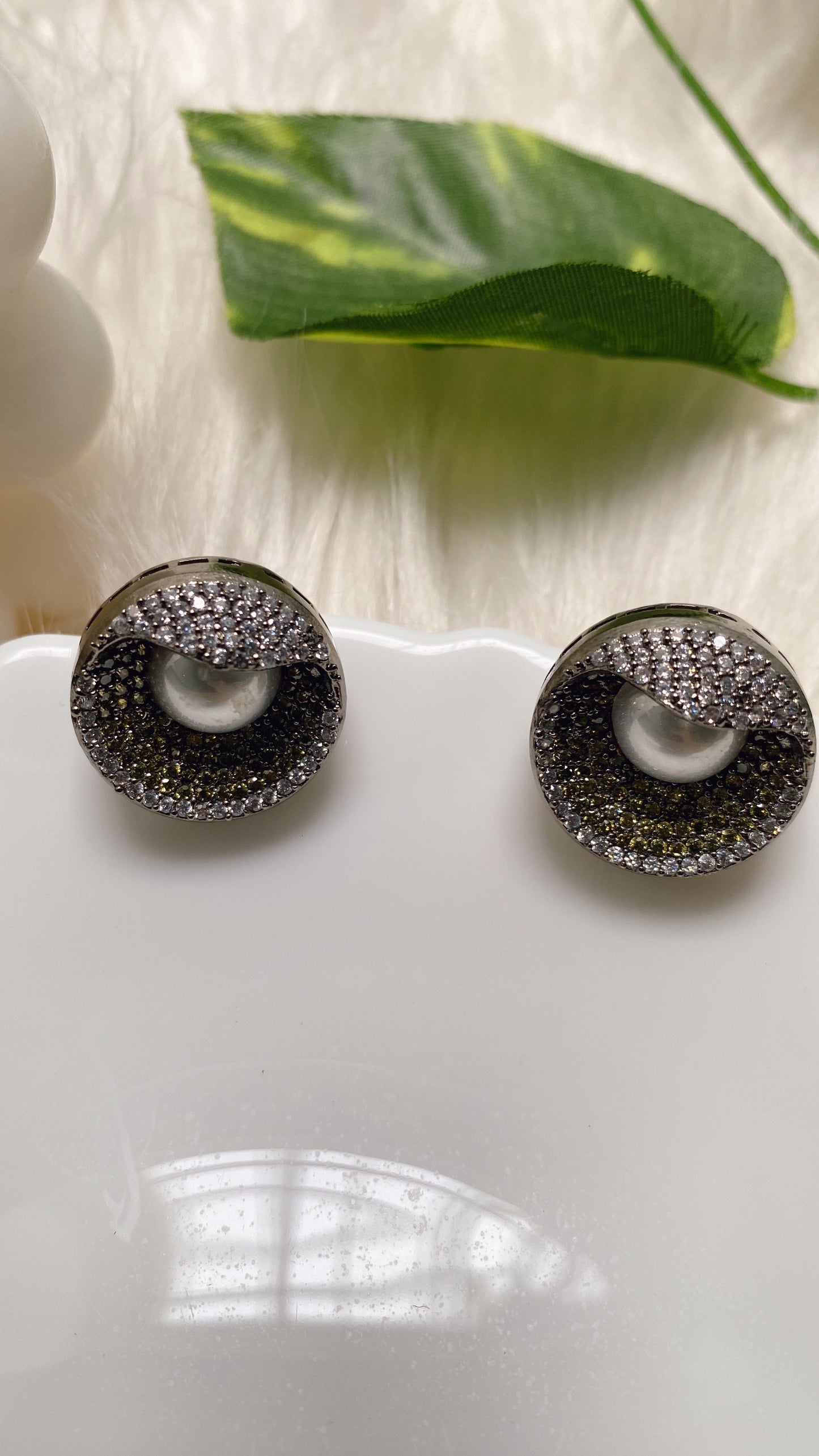 Grand Gleam Zirconia Earrings