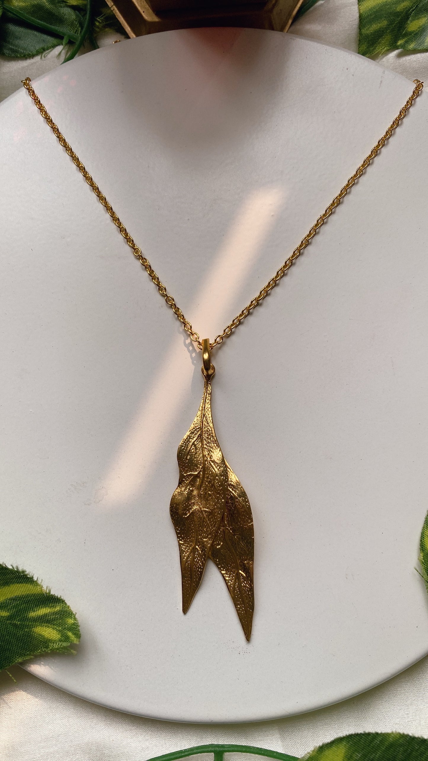 Leaf Lore Pendant