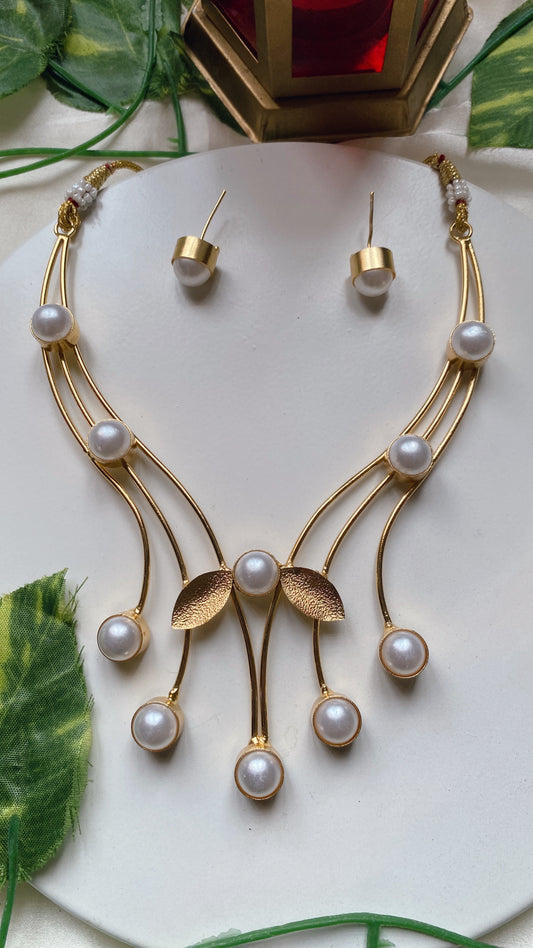 Kiaana Pearl Necklace