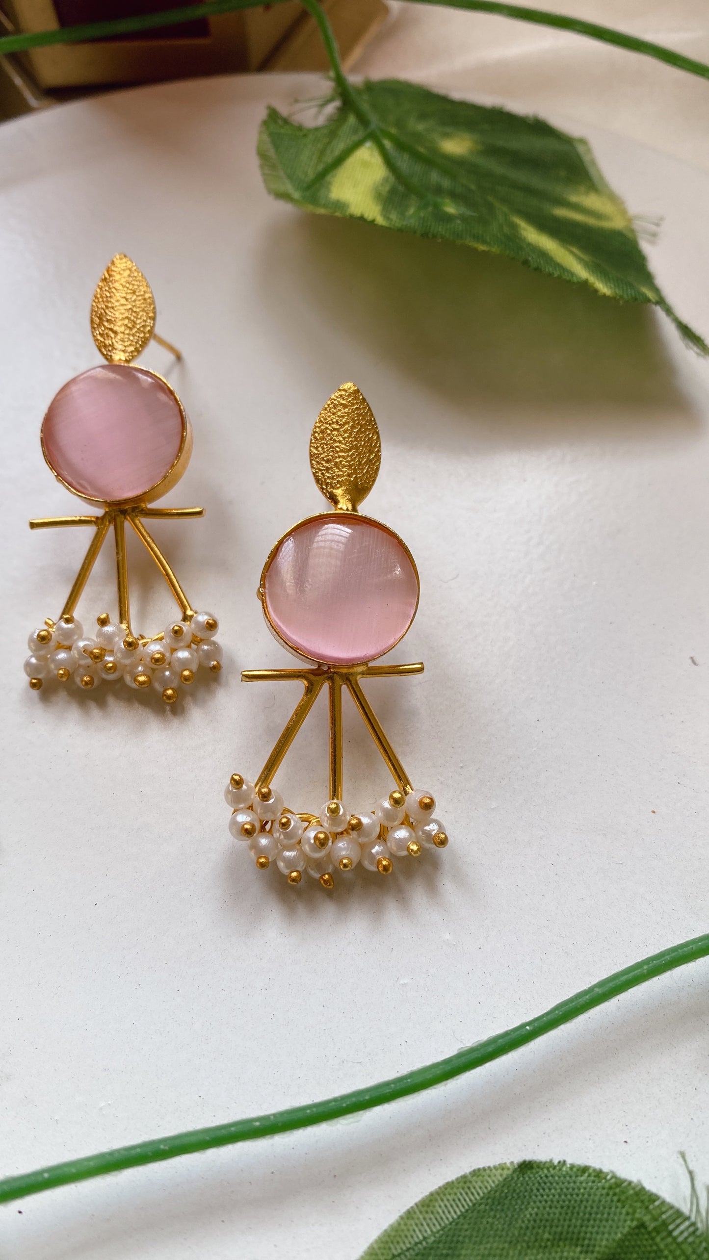 Esha pearly Earrings - Pink