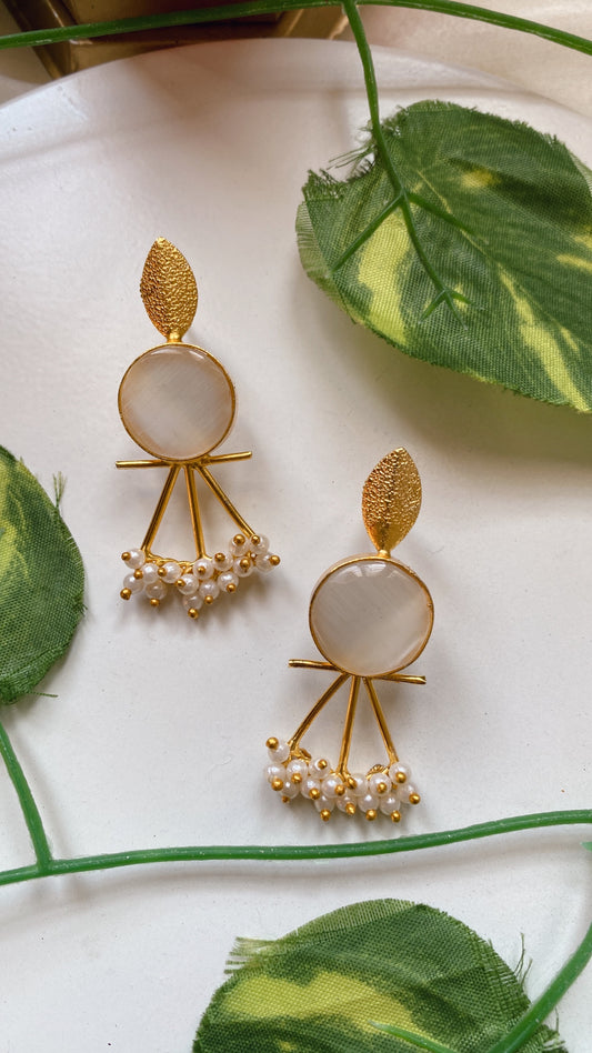 Esha pearly Earrings - White