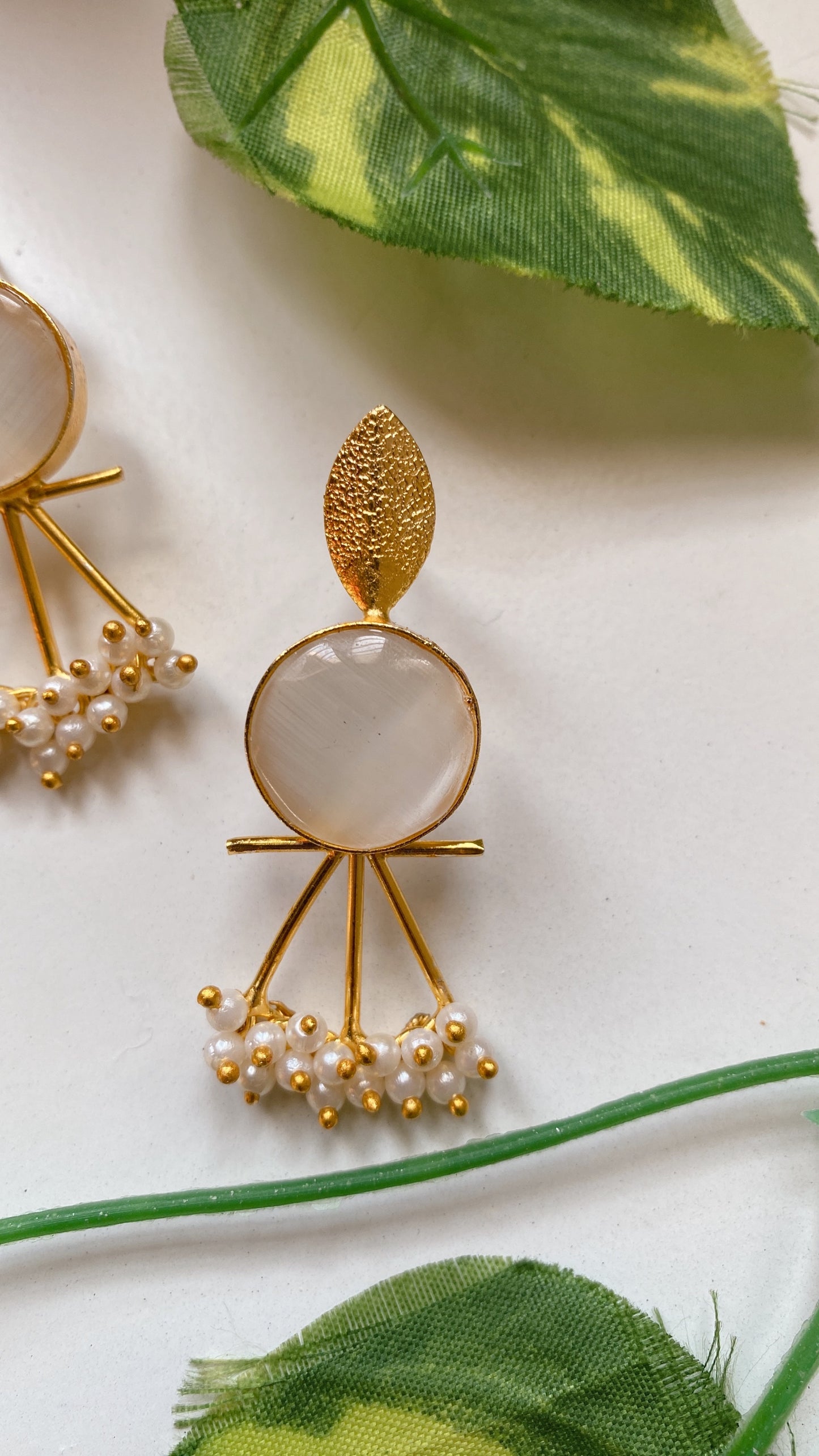 Esha pearly Earrings - White