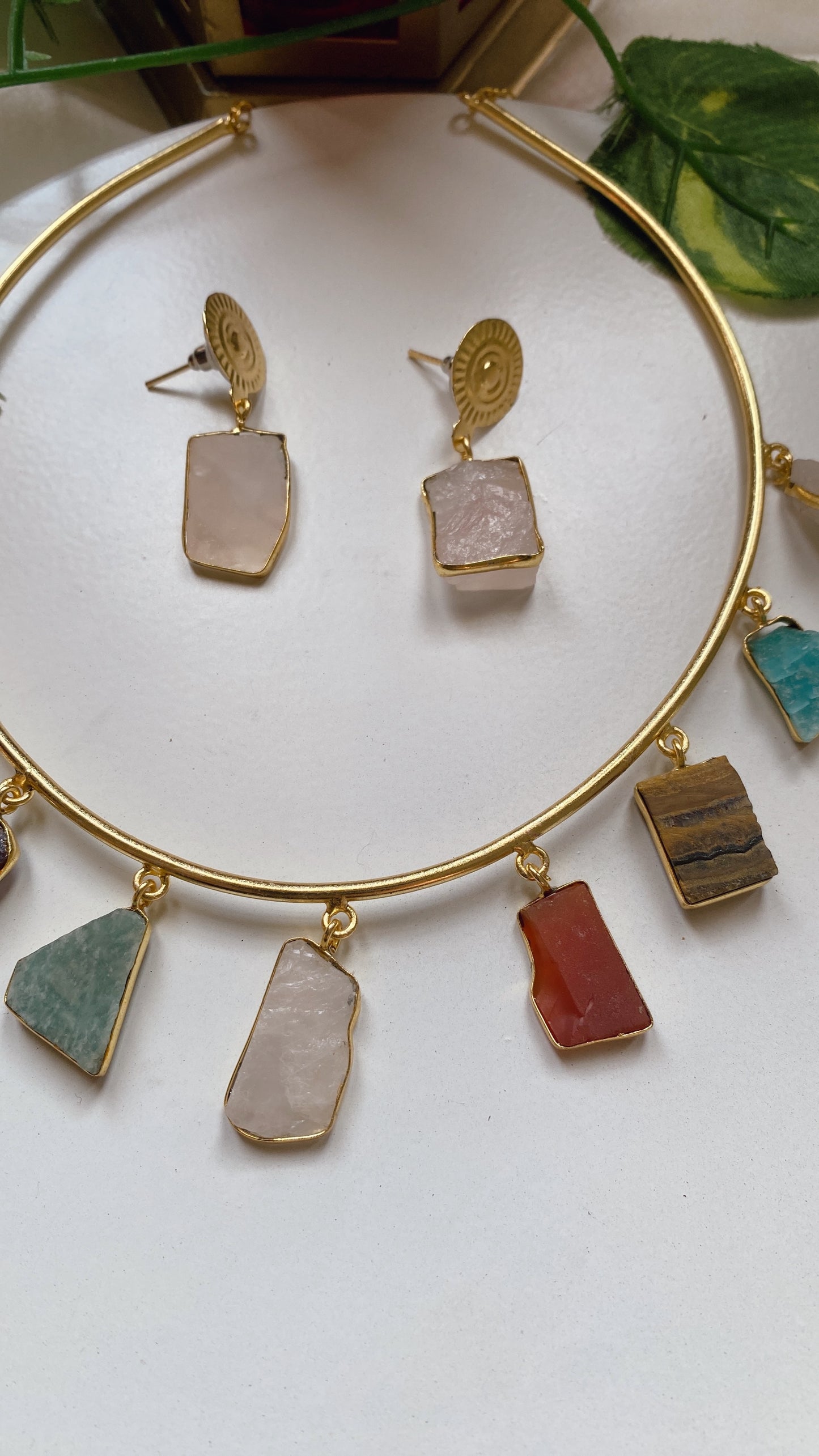 Amya Raw Uncut Stones Necklace