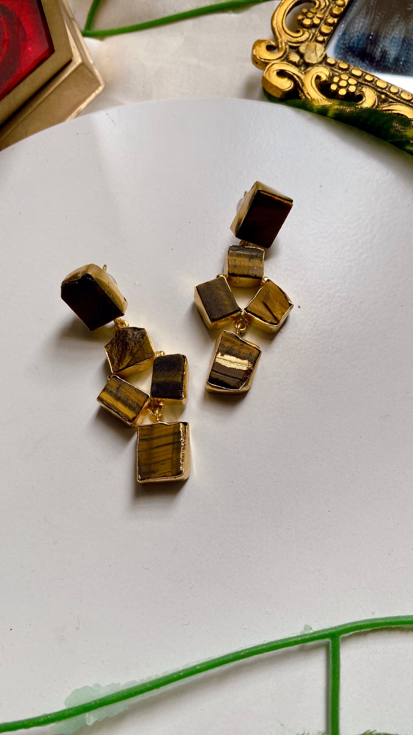 Arya Raw Uncut Stone Earrings - Coffee Brown