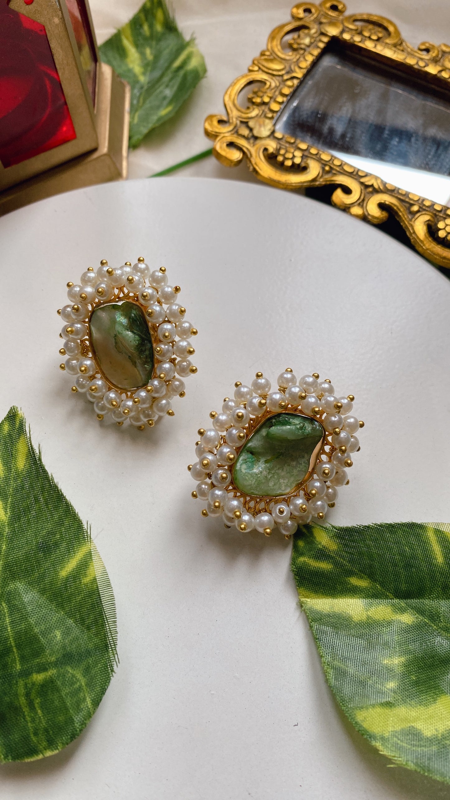 Ameha Mother of pearl Stud - Green