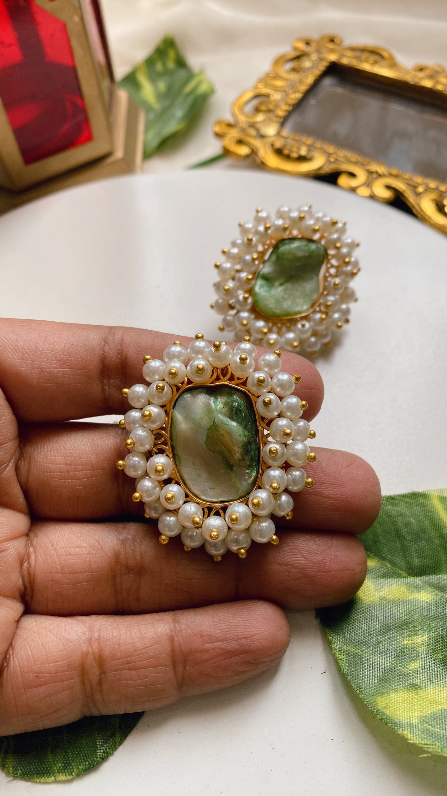 Ameha Mother of pearl Stud - Green