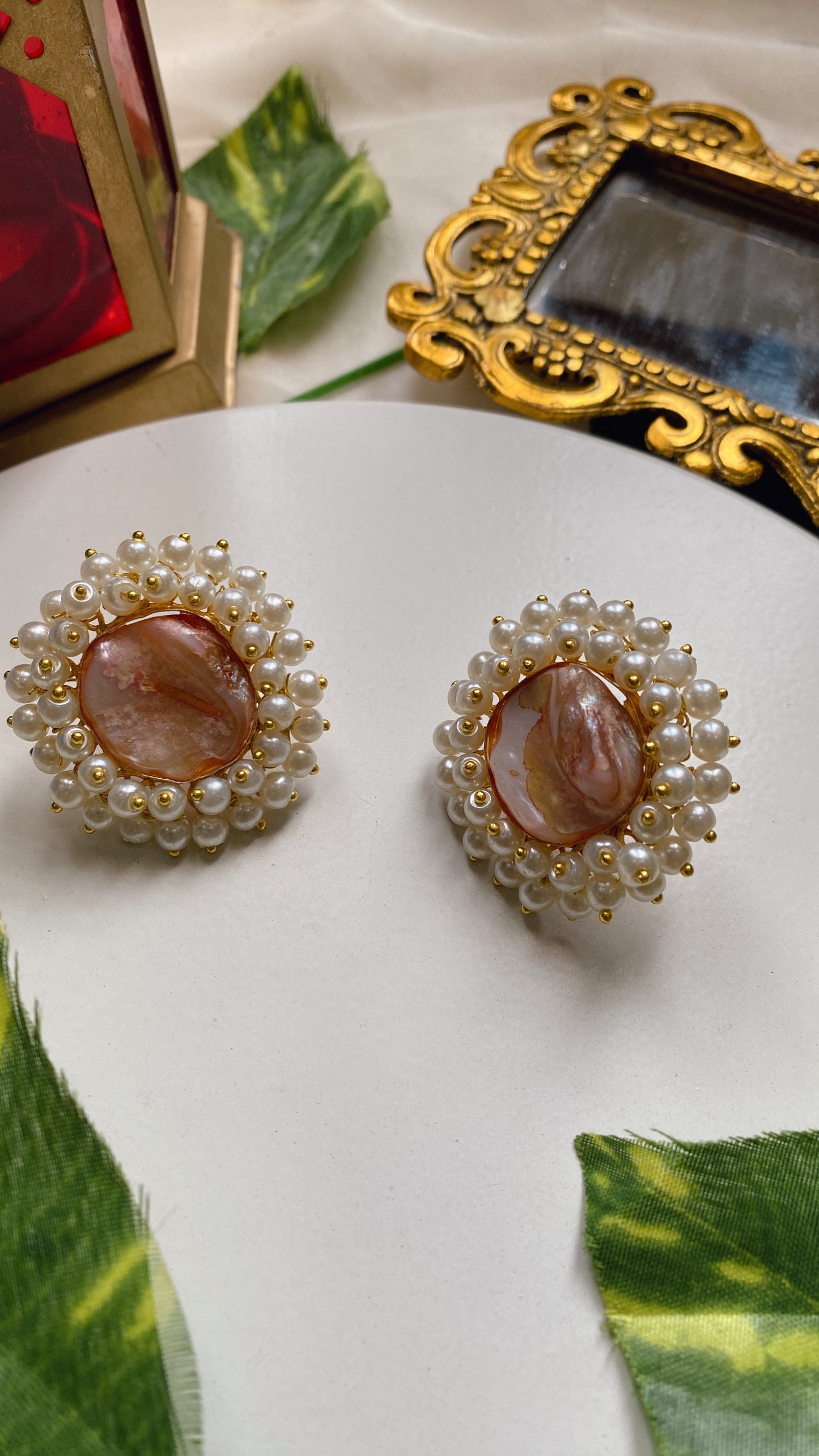 Ameha Mother of pearl Stud - Peach