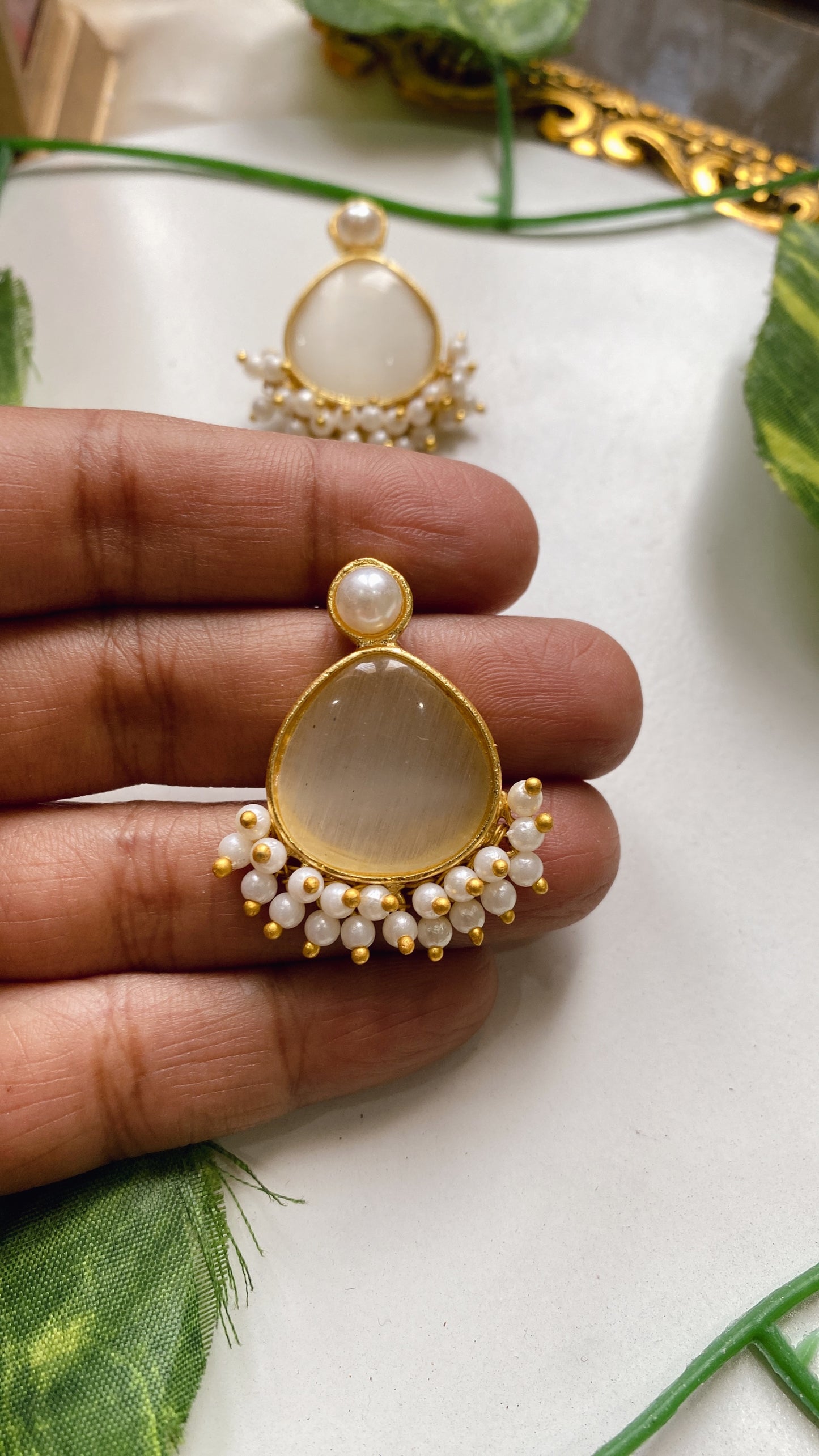 Mira Drop Earrings - White