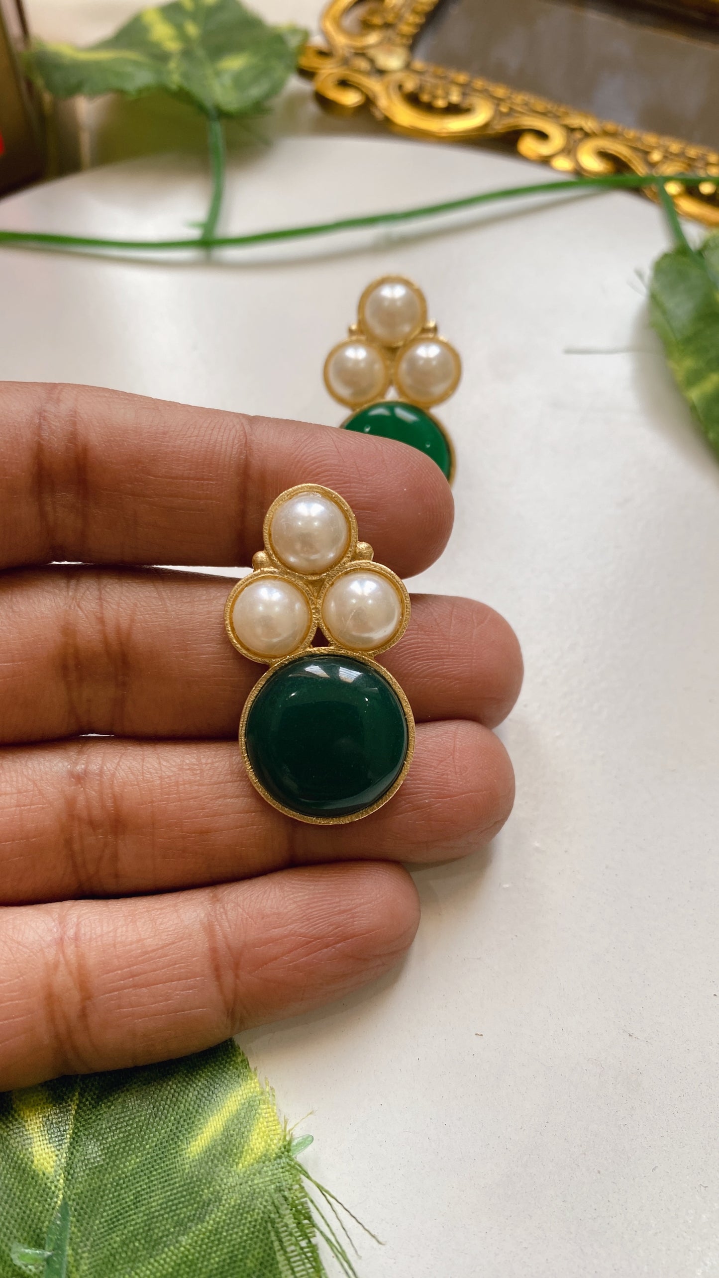 Kuhu Studs - Green