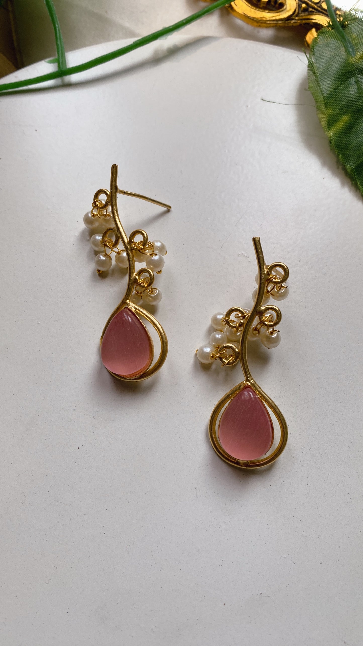 Aaina Pearly Earrings- Pink