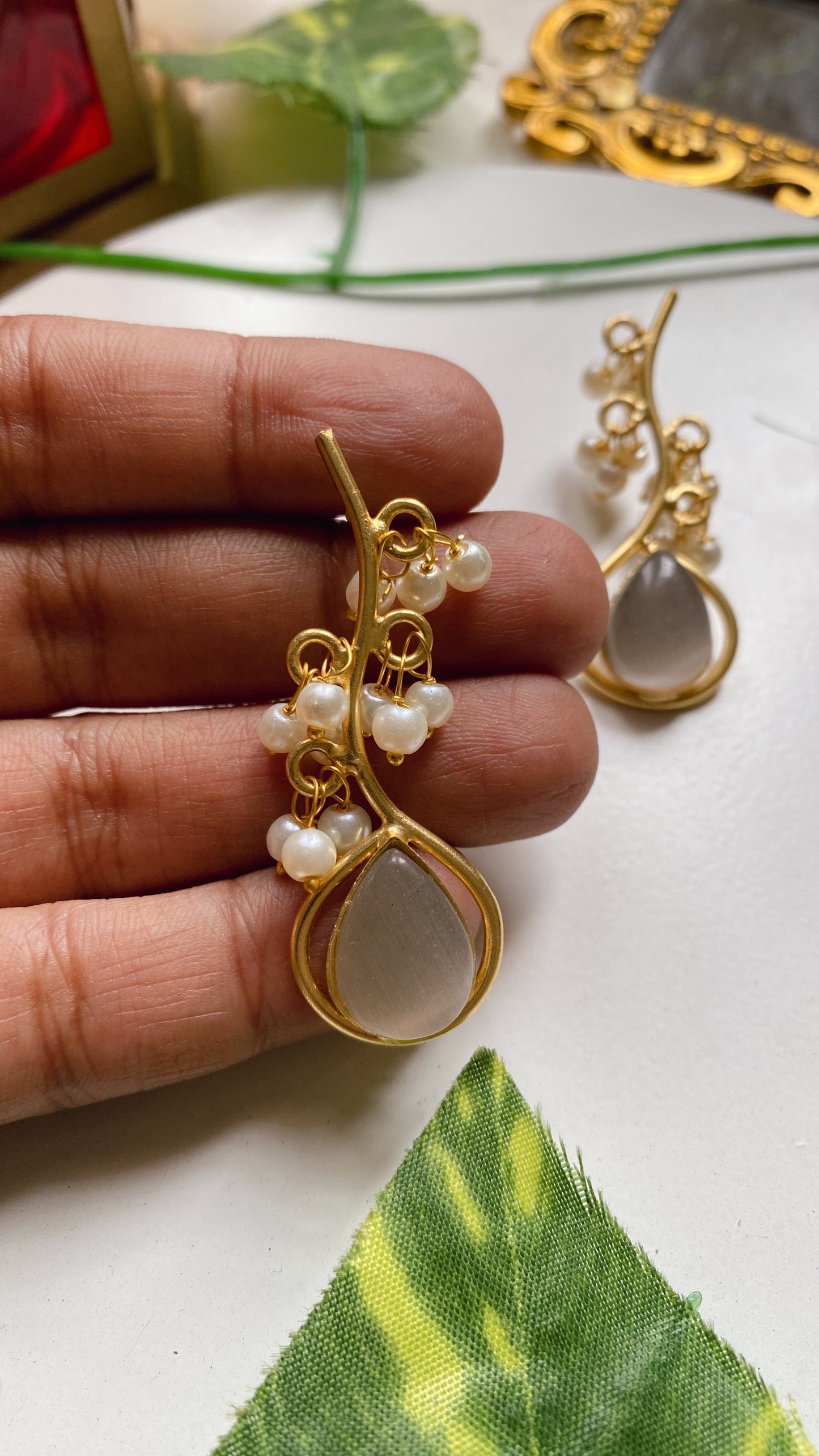 Aabroo Pearly Earrings- Grey